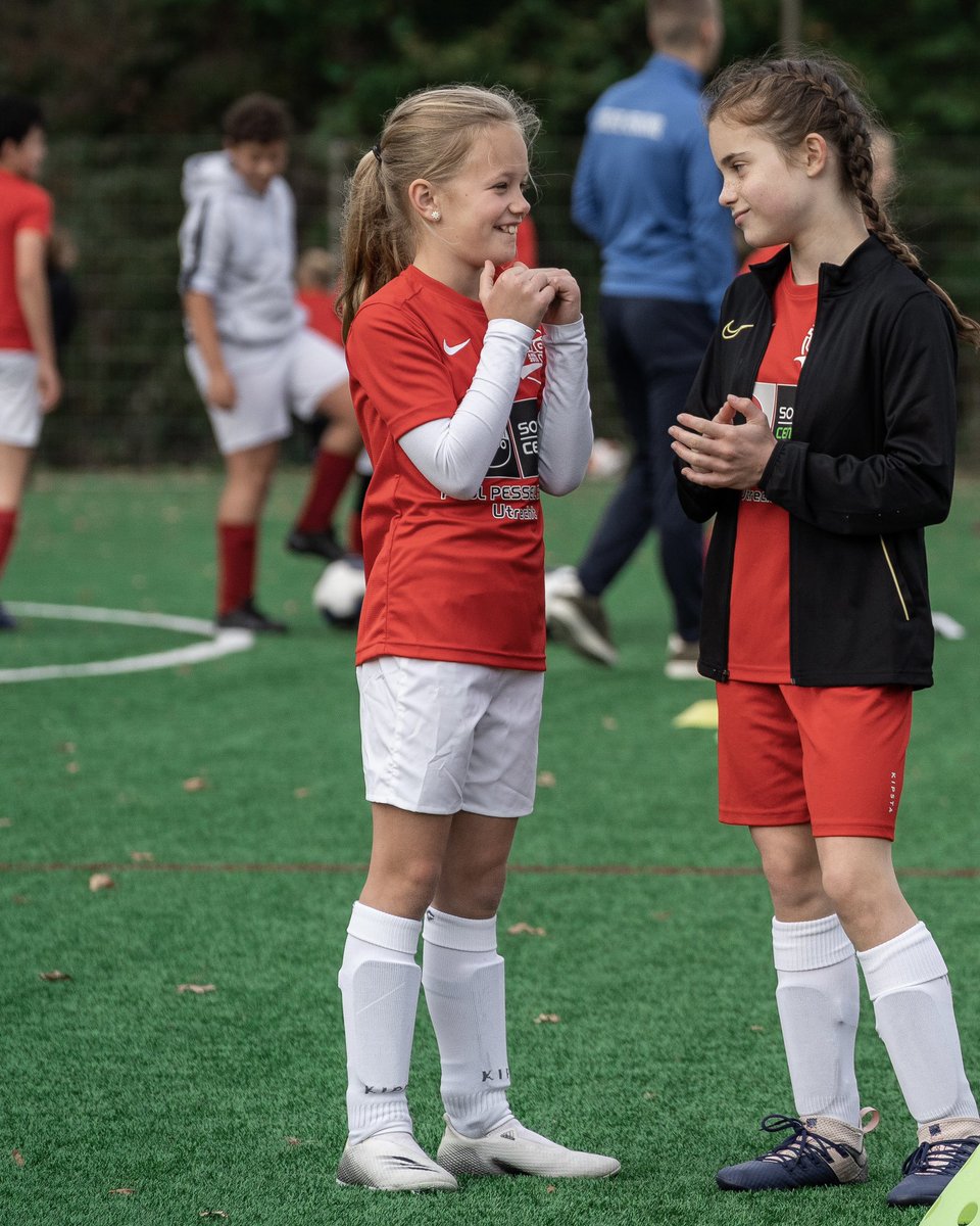 fcdebilt's tweet photo. Heel veel zin in zondag! 🥰
De inschrijvingen voor de meidendag stromen binnen, we zijn de 100 gepasseerd. Aanmelden kan nog tot vrijdag 13:00. Dus als je nog twijfelt of andere meiden (je hoeft geen lid te zijn) wil tippen, wacht niet te lang meer: https://t.co/1KMFL0QxVB. https://t.co/9OyuqSL31p