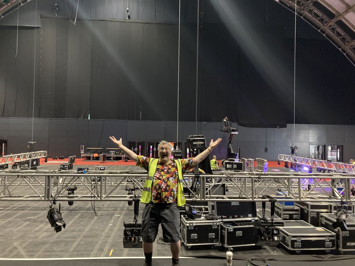 Behind-the-scenes at #BBA2022 set-up - dodgems delivered, helter-skelter is UP and £18,000 worth of carpet down!... abpclub.co.uk/bodyshop-news.… 

With <a href="/PPGRefinishUK/">PPG Refinish UK & IE</a> <a href="/mcr_central/">Manchester Central</a>