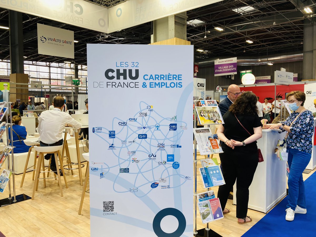 [En direct de <a href="/parisSANTEXPO/">SantExpo</a> ] Sur notre stand au salon infirmier, zoom sur la carrière des cadres de santé! <a href="/LScheirlinck/">Latifa Scheirlinck</a> dir. des soins, <a href="/LaurenceLayan/">Layan Laurence</a> et <a href="/stephanie_capes/">Stephanie Capes</a> cadres sup. <a href="/DelageCarine/">Carine DELAGE</a> ff de cadre sup et Franck Laurendeau cadre, tous au <a href="/CHUBordeaux/">CHU de Bordeaux</a>, se présentent
