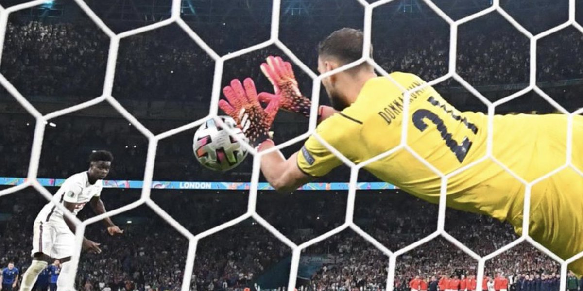 andrewhitaker10's tweet photo. @FourFourTwo https://t.co/0R6Fut6Gee