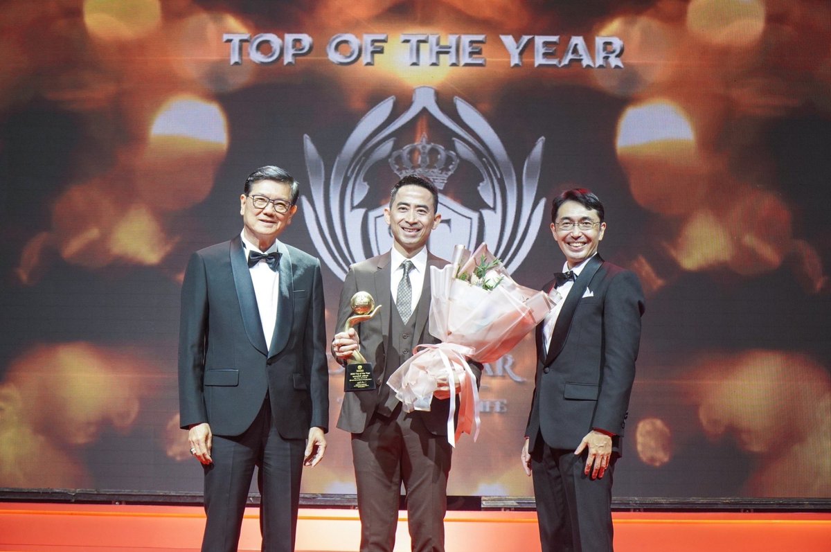 VanaSuperTeam's tweet photo. ถ้วยรางวัล🏆
Top Of the Year🥇ทุกๆปี ที่ได้รับมา

เป็นสัญลักษณ์ ที่ชัดเจนในความสามารถของพวกเราทุกคนครับ

ผมในฐานะของหัวหน้าใหญ่ของพวกเรา
ขอขอบคุณทุกๆคน ที่ร่วมกันสร้างความสำเร็จมาอย่างต่อเนื่อง ยาวนาน ตลอดมา

พวกเรา สุดยอดจริงๆ👏👏👏
VANA Super Team

ความสุข และ ความสำเร็จ 😃💕✌️ https://t.co/By5N3gOjAn