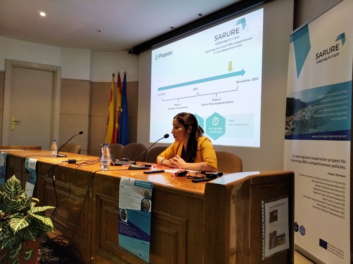 camarateruel's tweet photo. Nuria Ros, del equipo de coordinación y comunicación del proyecto SARURE @SaveRuralRetail  explica  buenas prácticas intercambiadas durante el proyecto y cada uno de los socios explica el estado de sus Planes de Acción.
Balance muy positivo gracias a la implicación de los socios. https://t.co/rpa3RvGDCM