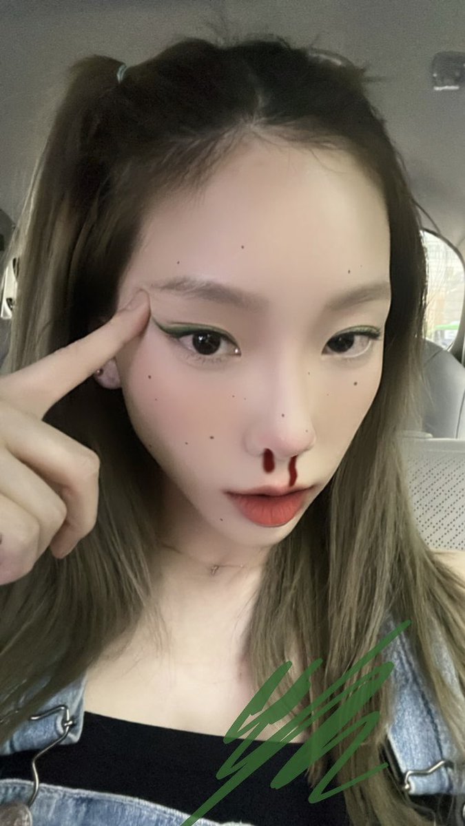 #TAEYEON #태연 via instagram stories today !! <333