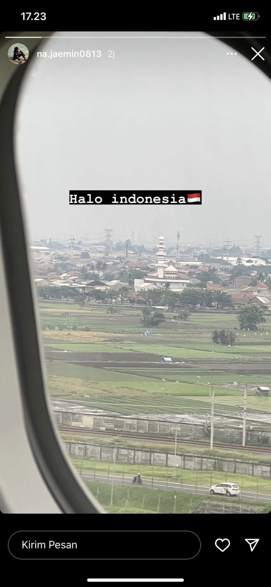 SarifaEsa's tweet photo. Pengen nangiss, udah se negara tetep ga bisa ketemu 😭 https://t.co/tjhOk72kfg