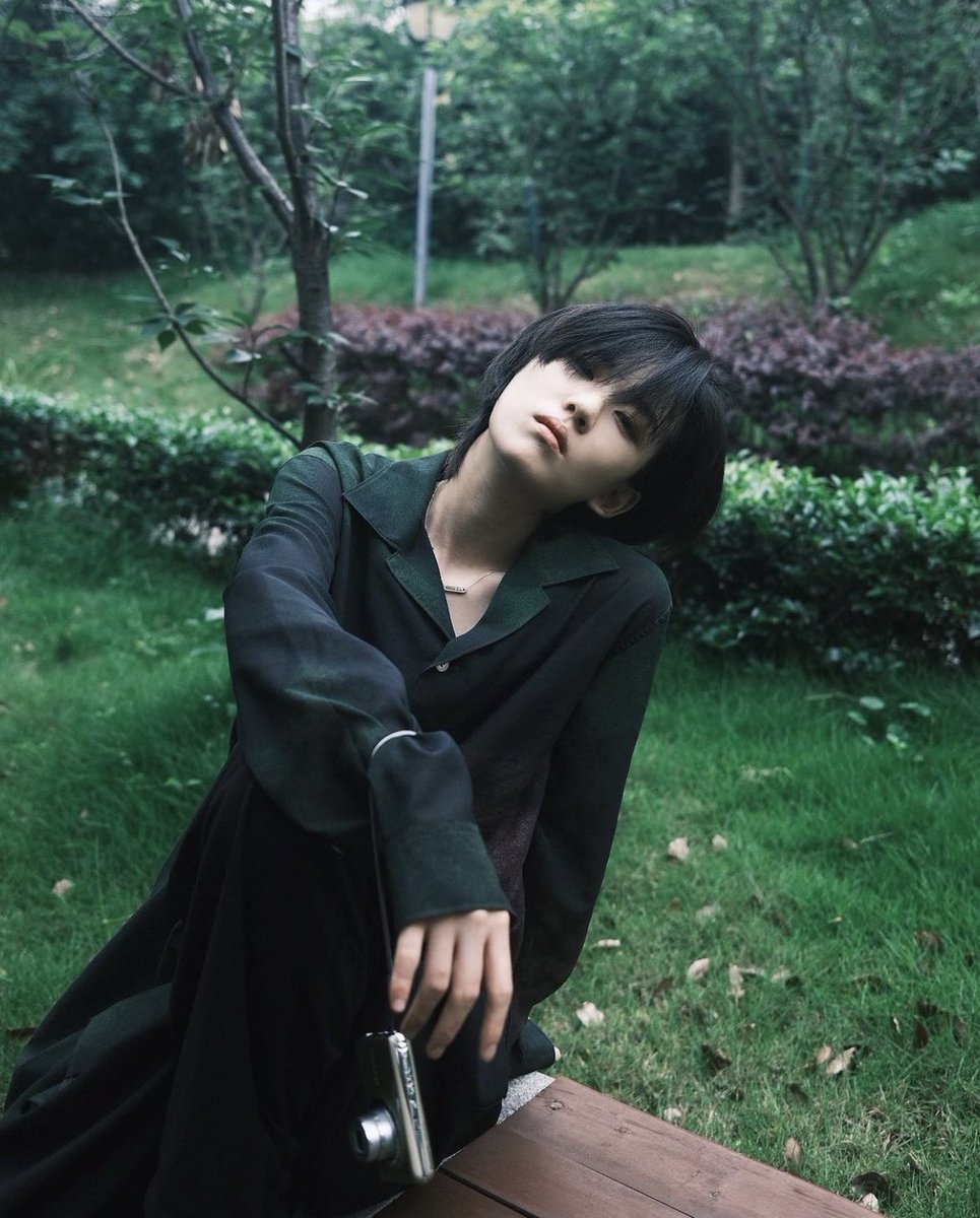 [🔥] 220519 k_lukeran IG 

"ถ่ายรูปเรื่อยเปื่อย🍃"

#LuKeran #陆柯燃 #KLu #K