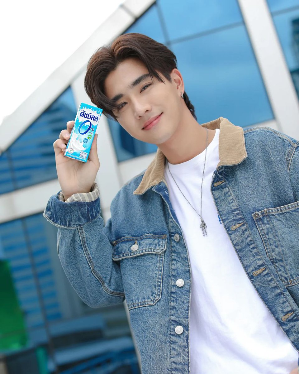 PpeTrends's tweet image. ไม่เคยทำให้ผิดหวังกับความหล่อเลยค่ะ หล่อมากสุขภาพดี ฝากกดไลก์ กดแชร์ คอมเมนต์เยอะๆนะคะ ดื่มดัชมิลล์ทุกวันมีประโยชน์ดีกับสุขภาพอยู่คู่คนไทยมากนานโตมากับดัชมิลล์เลยค้าบ

instagram.com/p/CdvEBp_huPk/

#PerthTanapon #KDPPE
#คนมีภูมิ #ภูมิคุ้มกิน #นมเปรี้ยวดัชมิลล์
#ประโยชน์ดีๆให้คุณทุกวัน