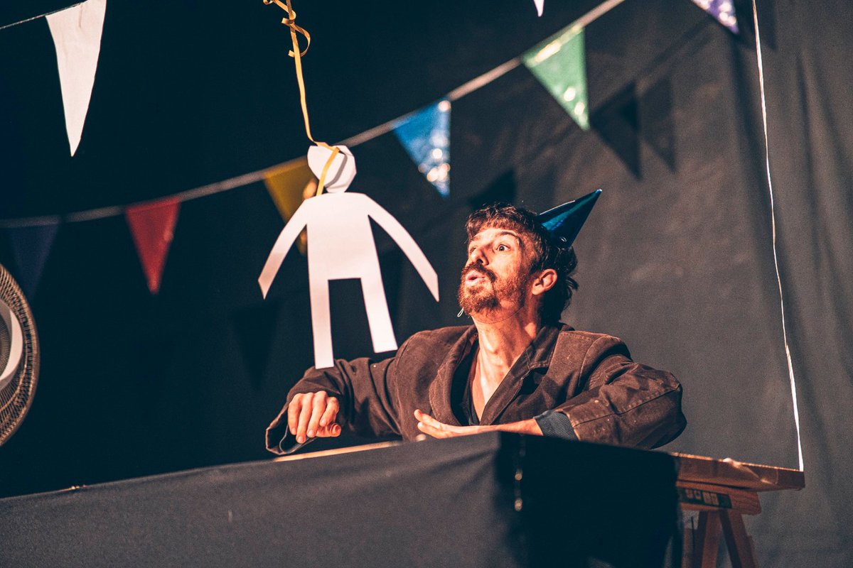 AplecCaragol's tweet photo. Felicitem la #companyiaRauxa per endur-se el premi Drac d'Or de la 33a @firatitelles . L'enhorabona👏👏
#SomFecoll #SomAplec #Cultura #teatretitelles
https://t.co/6Fd2K7jsWb https://t.co/yDbN0YKIDr
