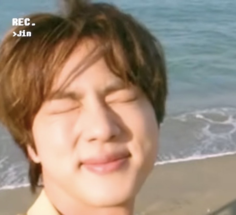 catseokjinnie's tweet photo. sun kissed and happy ☀️ https://t.co/YNjmTAiUf0