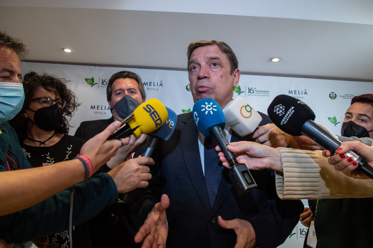 cerescomunica's tweet photo. Sevilla acogió del 30 de marzo al 1 de abril el #16SymposiumSV organizado por @COITAND.

Desde @cerescomunica prestamos nuestra experiencia como gabinete agroalimentario para coordinar los servicios de prensa de este importante evento de Sanidad Vegetal.

#Comunica #Prensa https://t.co/KZSfkk9bNI