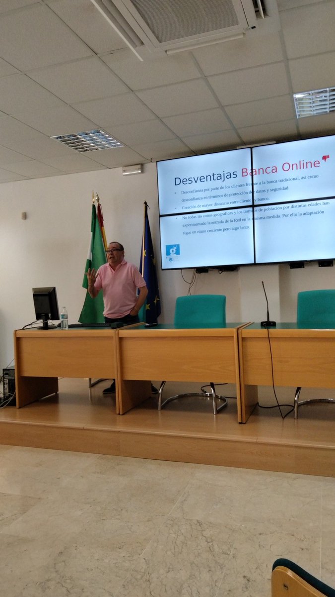 Dentro del Encuentro Provincial de la <a href="/RedGuadalinfo/">Vuela Guadalinfo</a> de Sevilla participamos en el taller sobre Banca On Line impartido por Juan  AIL de La Roda de Andalucía.