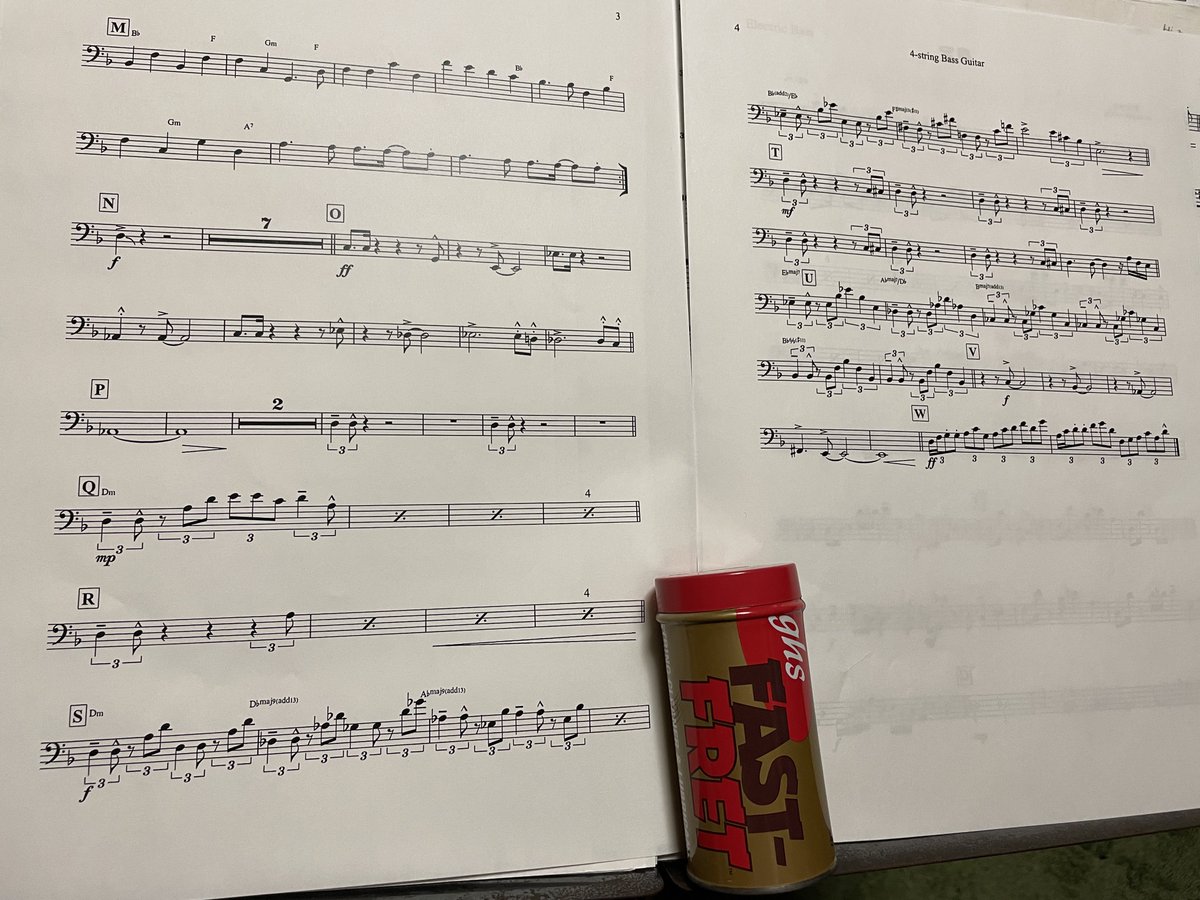 Justice_rin's tweet photo. 週末はものっそい久しぶりのベース仕事。
エフェクターを家の中で無くして萎えてますが、こやつと共に頑張ります
#fastfret https://t.co/kCItO5i4Xl