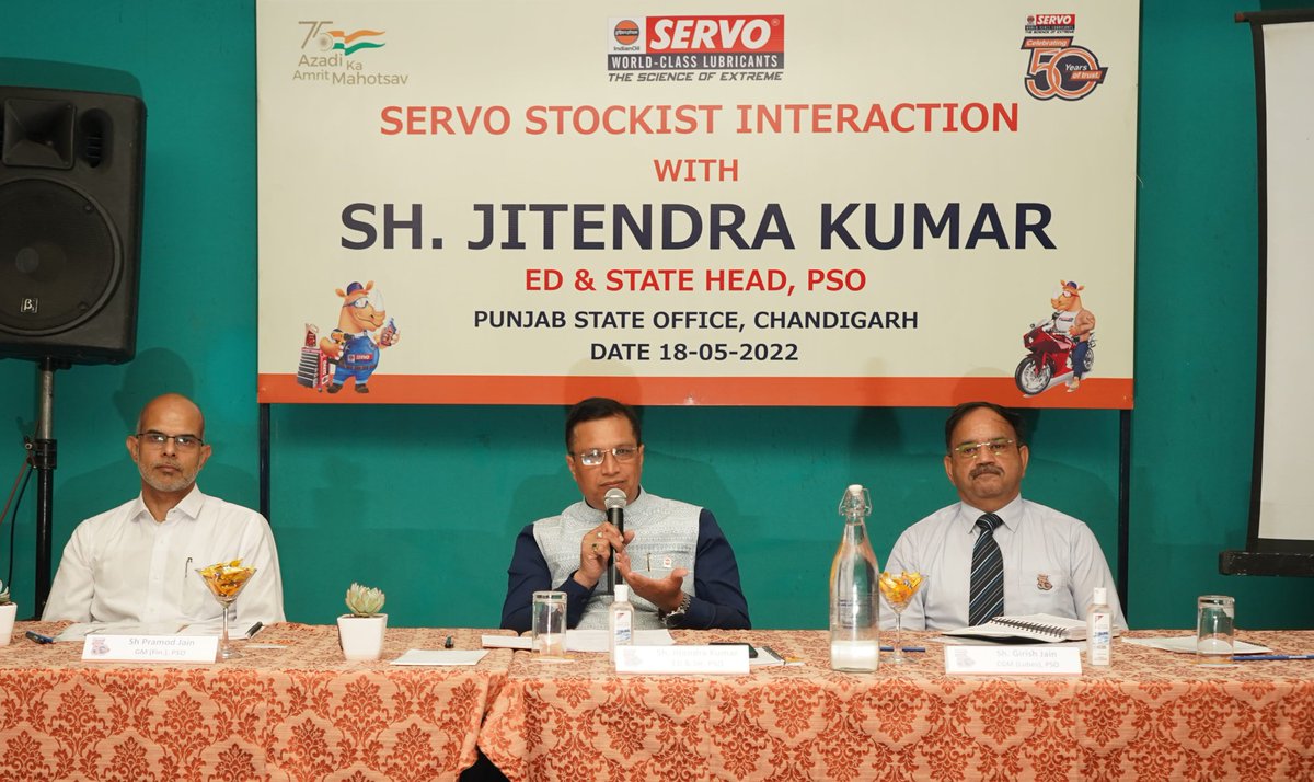 ioclpunjab's tweet photo. ED &amp;SH, Punjab State Office, Sh. Jitendra Kumar during his address to SERVO Stockist meet on 18th May, urged channel partners to build connect with customers thru Local events and Social media and to improve visibility of our Brand. https://t.co/H6H2CzDvsY