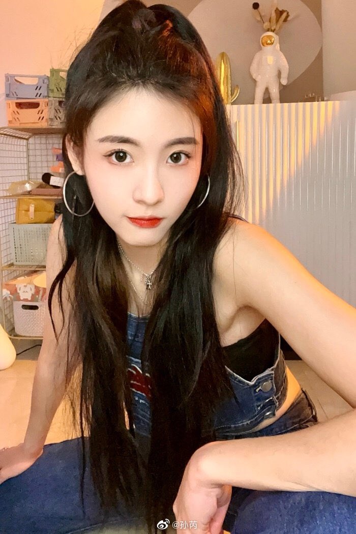 SUNRUI_TH's tweet photo. (2/4)

#ซุนรุ่ย #SunRui #孙芮 https://t.co/wngvCAAKZ1