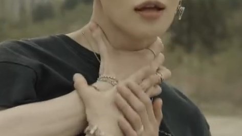 yeonbinlab's tweet photo. yeonjun vs. soobin's hand *sobs* https://t.co/e8nGcdIfmI