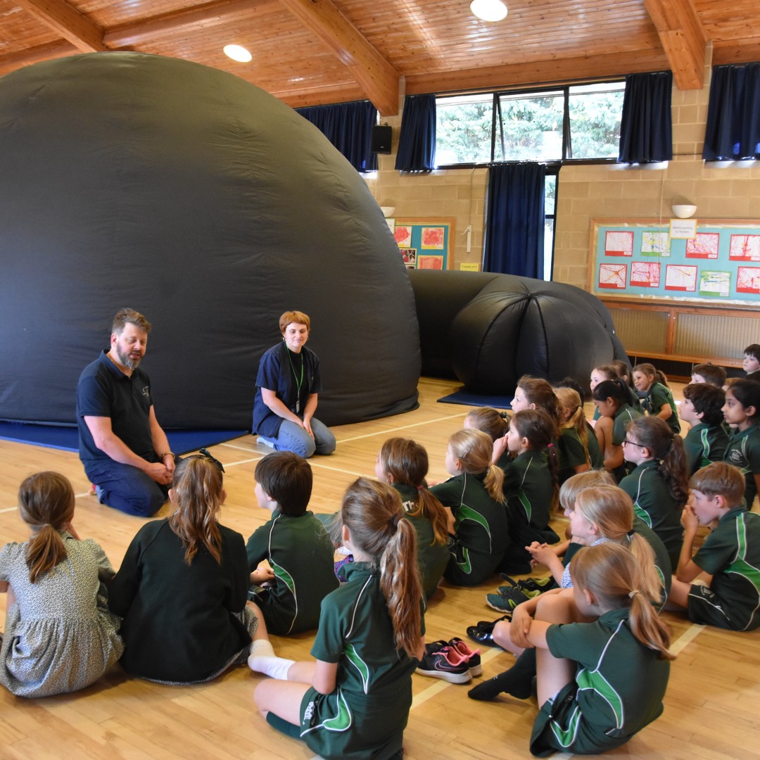manorprep's tweet photo. The Explorer Dome is here! The children in Years 3 and 4 are heading inside to learn about light and the digestive system! Such a fun way to learn about science!
#ManorPrep #ExplorerDome #Year3 #Year4 #Science #InteractiveLearning https://t.co/ytUWOq89vn