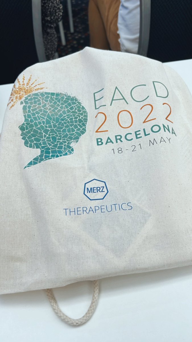 anovoporca's tweet photo. Primer e intenso día en la Reunión Anual de la #EACD2022. Intentando empaparse de conocimiento! https://t.co/ziw5dcg1Az