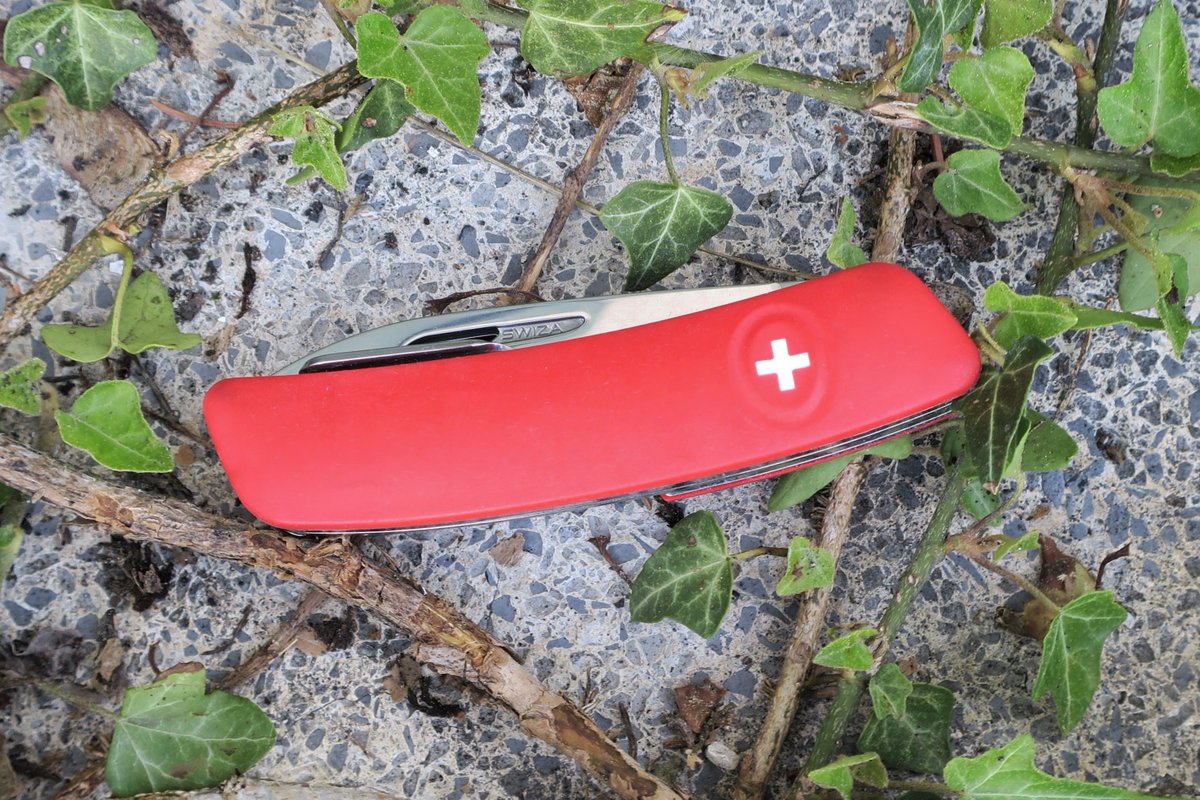 ChKnife's tweet photo. Swiza Swiss Pocket Knife D03
#pocketknife #taschenmesser #swissness #delemont #schweiz #switzerland #red #suisse #swissmade #outdoor #swiss #swissknife #swizaknife https://t.co/S2q6P1dUPR