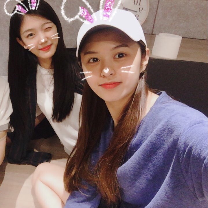 jiwonda's tweet photo. [Fancafe Update] #ONDA for #EU 's birthday

#EURapGoddess #HAPPY_EU_DAY #EspeciallyEUDay #EVERGLOW #에버글로우 #온다 #이유 #JIWONDA @EVERGLOW_TWT https://t.co/PLAy3ja0Um