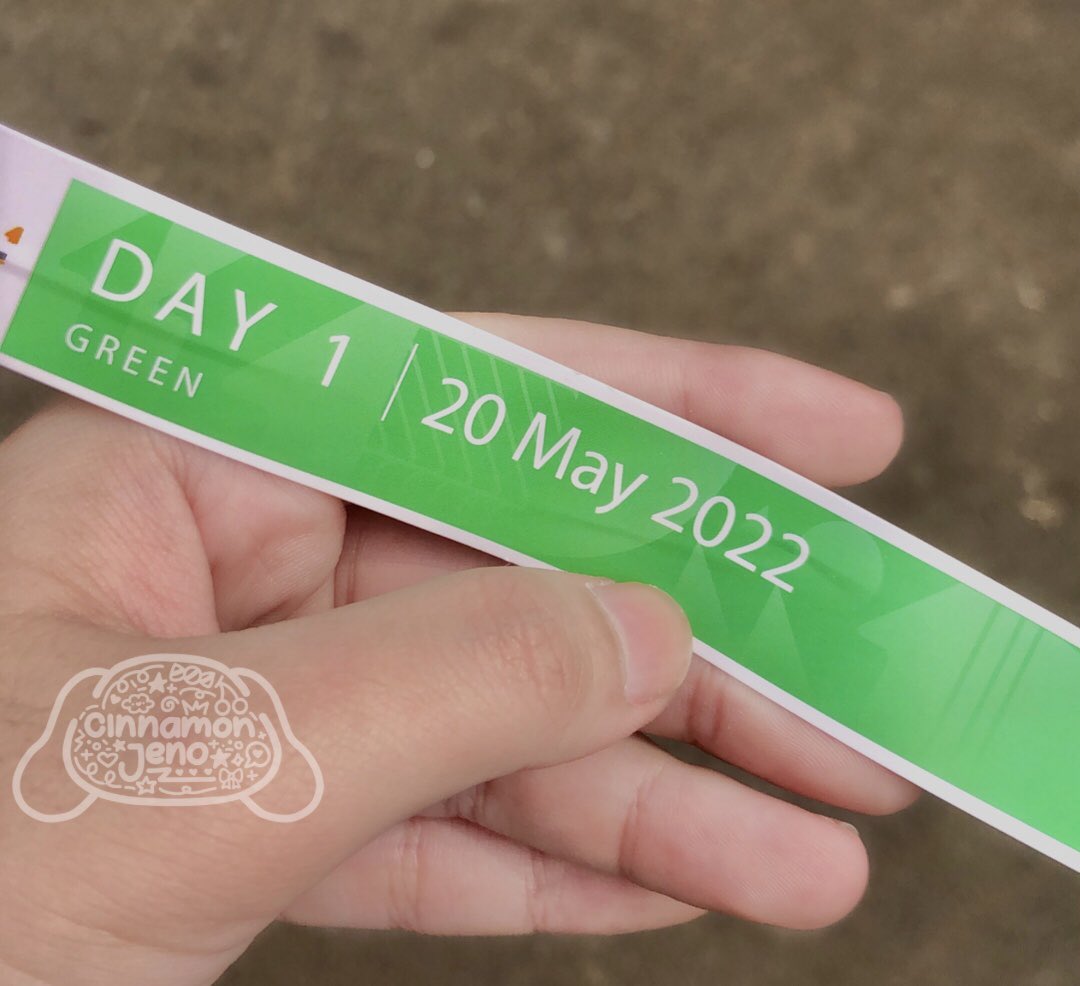 cinnamonjeno2's tweet photo. 19 Maret 2022.

anaknya seneng seneng nuker Tiket , Ternyata papi dirumah lagi diambil nyawanya heheh aku ga berguna banget ya pi? Fly high , Papi❤️ https://t.co/8vLEwGr2Ll