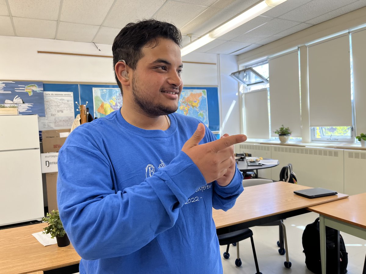 OttawaMorning's tweet photo. Deaf students from across Canada will gather virtually at @OCDSB conference, where Syrian refugee Abdualzez Alhlal will share his story of escape. He'll do it using ASL. @HallieCBC 91.5fm https://t.co/RIhA2Oe9T6