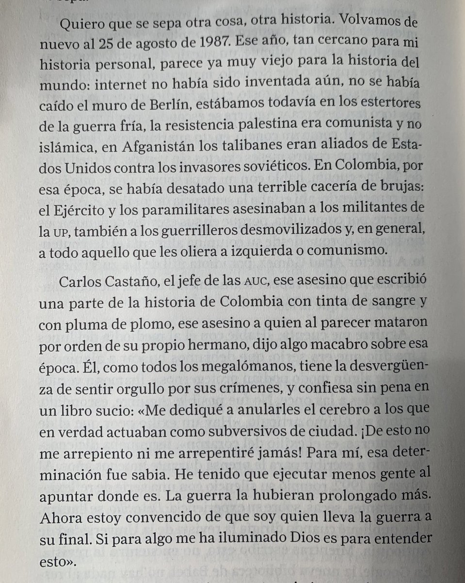 Hasta que el colombiano entienda y reconozca su historia, será incapaz de detener ese cíclico ir y venir.

Ese luchar contra un gobierno que pretende mantener a su gente en un constante trance. Ese de ignorancia, fanatismo y un nacionalismo salvaje e indeleble.