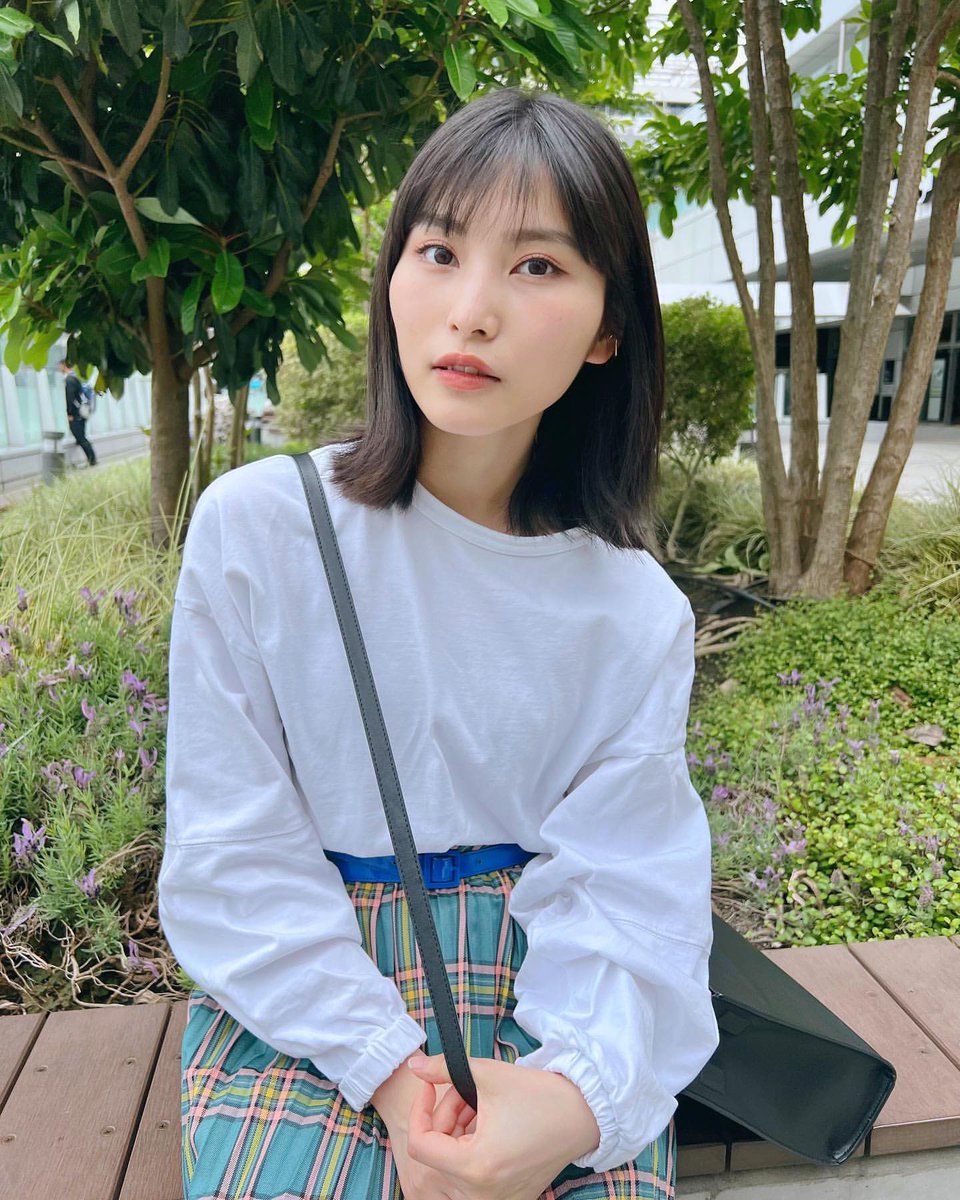 81fukuokaseinab's tweet photo. 🦊#福岡聖菜 Instagram 更新
seina___ff

この間の私。
色鮮やかなスカートが曇り空でも気持ちを上げてくれる気がしたなぁ☺️🌷

tops:#idem 
skirt:#rrr 

#せいちゃんの私服日記 #idem_idea 
#春コーデ #曇り空 #tシャツコーデ

👇投稿はこちら💁‍♀️💁
https://t.co/BCYywrzGqU https://t.co/mM6YxKJdox
