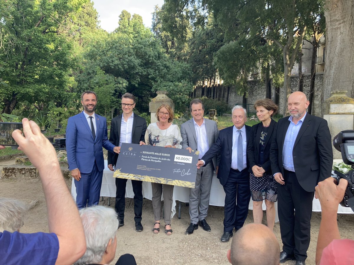 FabienArnaud2's tweet photo. La @Fondationceiba, créée par le groupe immobilier @socri_reim, s’engage au côté du fonds de dotation du Jardin des plantes de #Montpellier, de @umontpellier et de @montpellier_ pour sauver les #arbres 🌳 historiques du jardin. 60 000 € remis grâce à une soirée de gala. https://t.co/Mu2LtZe4EA