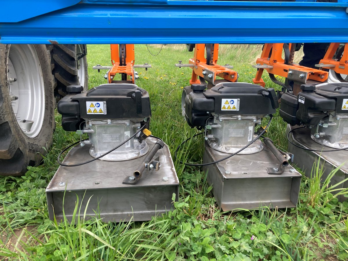 #RowMowing in organic oat.
#CarbonFarm 2 project in Denmark. We are excited to follow what happens before harvesttime.
Clover photos : Anton Rasmussen #ICOEL