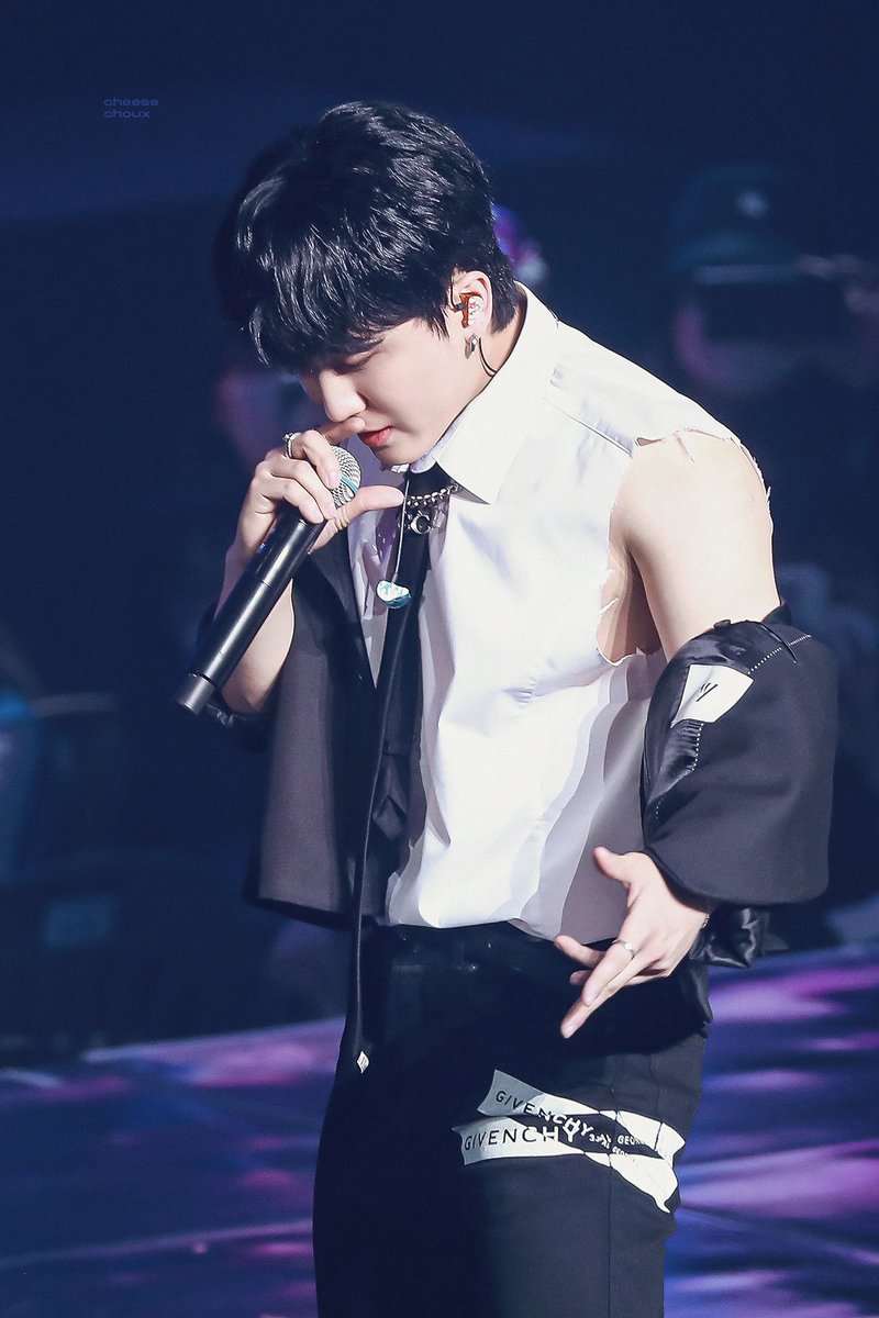 I've been seeing this around. Is this how you do it? Btw, been a while since I dropped anything here. How are you?

Good boy.             Gone bad.