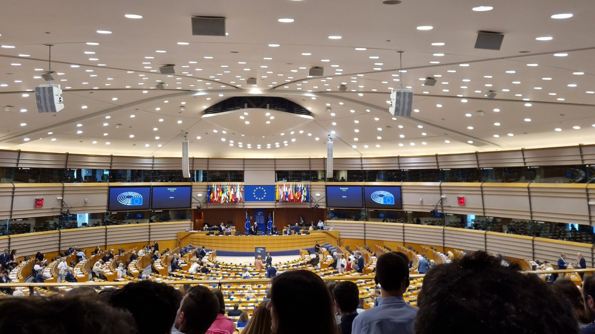 SergiTorresM's tweet photo. 🍊 Los @jovenesCs estamos en #Bruselas 🇧🇪 reivindicando la #RebeliónLiberal que estamos llevando a cabo para reconstruir #España.

🇪🇺 Sólo con una #UniónEuropea sólida, podremos abordar los retos y peligros a los que nos enfrentamos los europeos.

#CampusJcsEuropa 🔥🐾 https://t.co/7HM5iWuT6D
