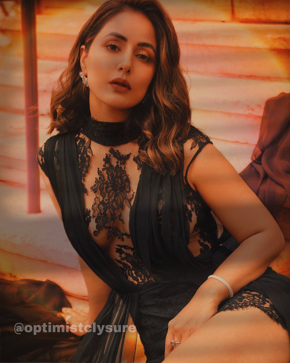 optimistclysure's tweet photo. She is slaying <3

HINA SETS CANNES ABLAZE https://t.co/CXQPk1bgKj