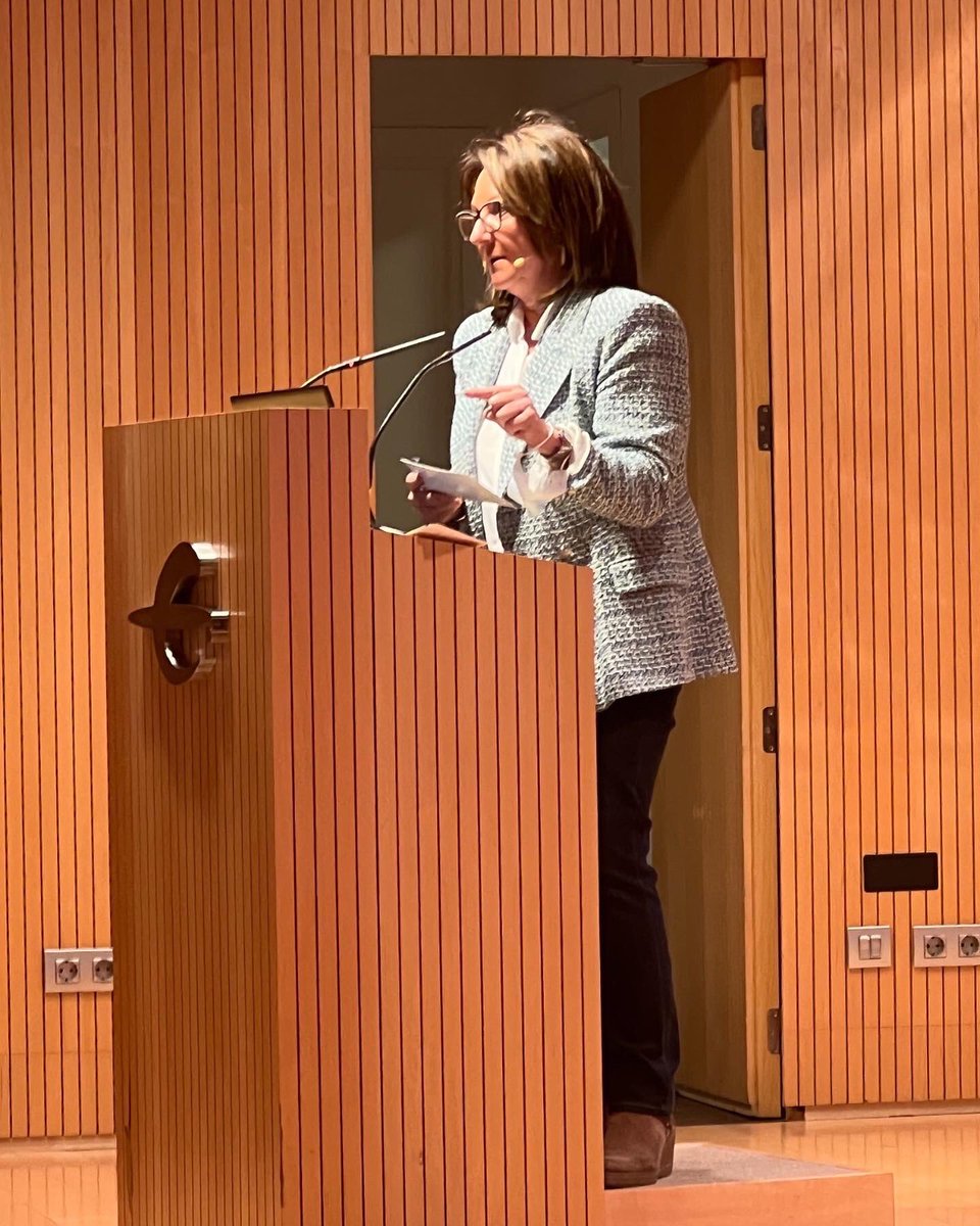 SeniorsEnRed's tweet photo. 👋🏻 Hace unos días tuvimos la suerte de participar en el acto de 30 aniversario de #ARADE y hablar sobre los #mayores y el #cuidado

#experiencia #seniors #seniorsenred https://t.co/IBREqHqVRg