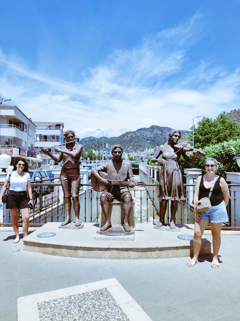 solcunit's tweet image. Avui la nostra jornada segueix en línia de les #tradicions i la #cultura turca que està acompanyant aquests dies al nostre equip. Ens preparem per conèixer l'història musical i el paper d'aquesta en la vida dels turcs. #MCAEA #aprendredelescolaqueparen  #ErasmusPlus @EplusCatEdu