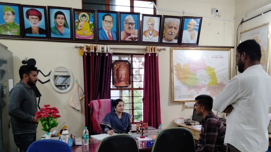 ZP_Mandya's tweet photo. ಸಮಾಜ ಕಲ್ಯಾಣ ಇಲಾಖೆಗೆ ಸೇರಿದ ವಿದ್ಯಾರ್ಥಿ ವಸತಿ ನಿಲಯಗಳಿಗೆ ಮಂಡ್ಯ ಜಿಲ್ಲಾ ಪಂಚಾಯತ್ ಮುಖ್ಯ ಕಾರ್ಯನಿರ್ವಾಹಕ ಅಧಿಕಾರಿ ದಿವ್ಯಾ ಪ್ರಭು ಅವರು ಭೇಟಿ ನೀಡಿ ಪರಿಶೀಲಿಸಿದರು
#ZPMandya #RDPR #dsw #ceo hostel visit https://t.co/B0axaRkNJ8