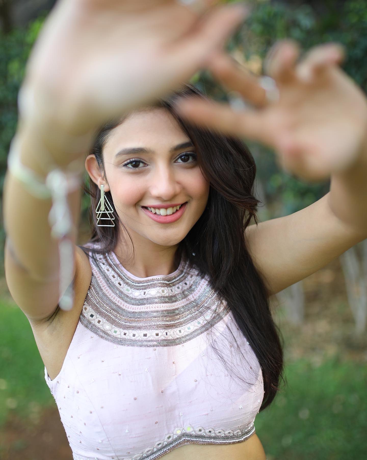 FTHZuNCVIAIZWIr?format=jpg&name=large