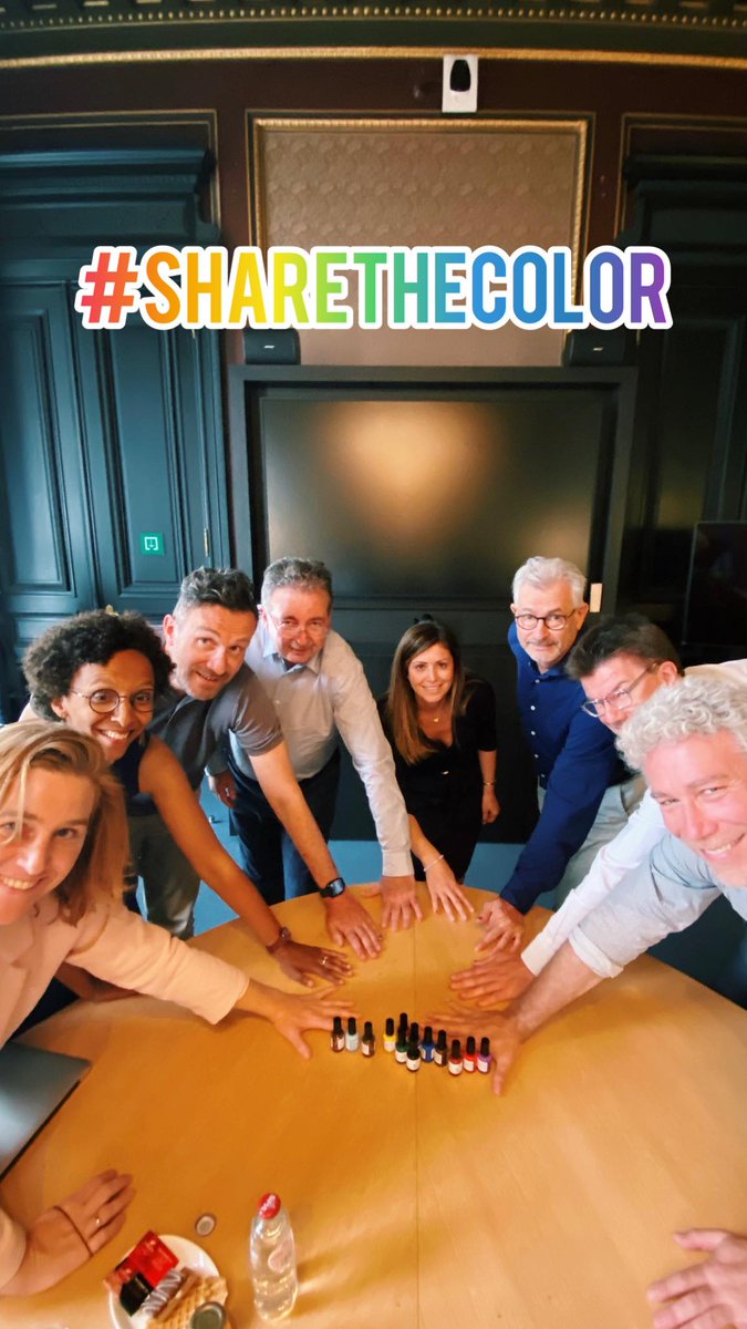 nawalbenhamou's tweet photo. De #BruGov zet zich in om van Brussel een inclusiever gewest te maken #Sharethecolor 🌈
➡️ Samen met mijn collega’s heb ik het eerste gewestelijke Plan voor de inclusie van #LGBTQIA+-personen uitgewerkt: 35 transversale acties om genderstereotypen en -vooroordelen te doorbreken. https://t.co/FlSpPKIYKD