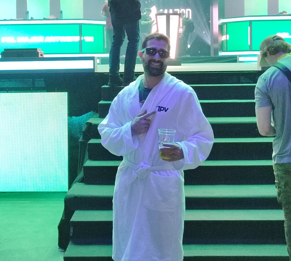 binetspwR's tweet photo. Envoyé spécial goûteur de bière  #1pvmajor #PGLMajor https://t.co/13VMPyTdbT
