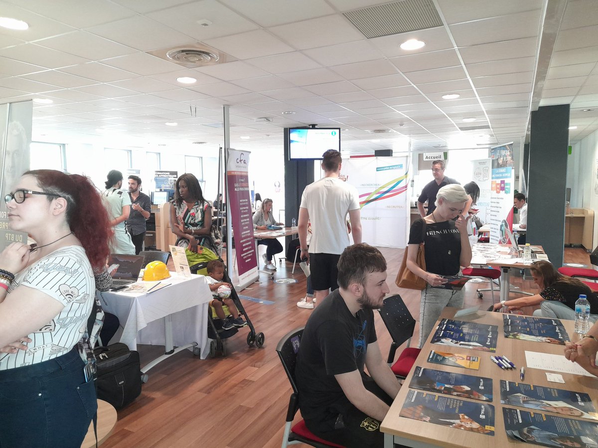 Job dating #alternance actuellement au @pole_emploi Montpellier Méditerranée avec 21 professionnels de la #formation, du #recrutement et de l'accompagnement spécialisé #CEJ #AIJ. Merci et 👏 aux équipes, #jeunes et partenaires. #CFA #CFAI #IRTS #EIGROUPE #AFTRAL #UIMM #DOMOTRANS.