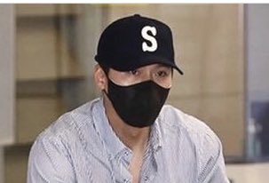 baesyj's tweet photo. his favorite cap 🧢 it seems https://t.co/2D74MzmUKE