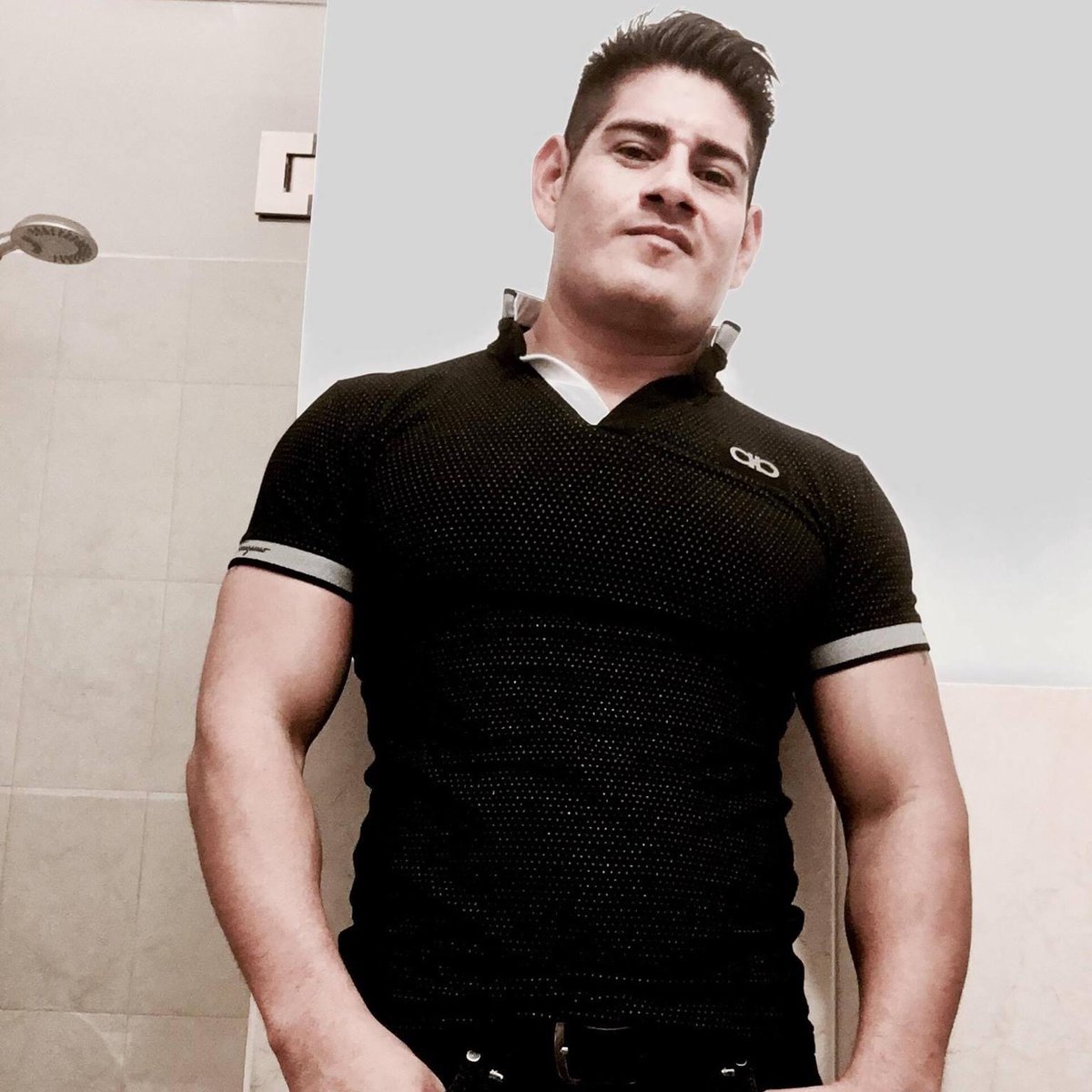Todoadiscrecion's tweet photo. Se dejarán comer aún? 
#gay #Tijuana https://t.co/jXwVBj1f12