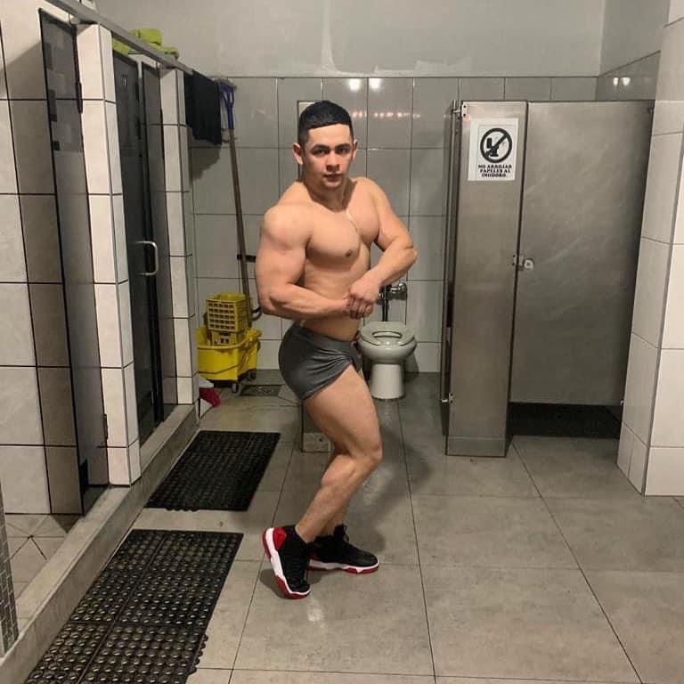Todoadiscrecion's tweet photo. Se dejarán comer aún? 
#gay #Tijuana https://t.co/jXwVBj1f12