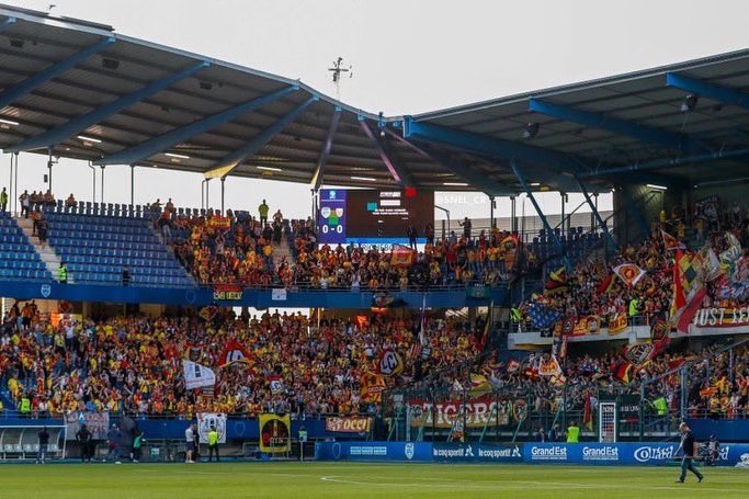 UltrasMadeinFR's tweet photo. ⚽️ Troyes - Lens
📆 14/05/2022
📢 Parcage lensois !
#ultrasmadeinfrance #redtigers1994 #rt94 #kso93 #sangetor #lens #lensfans #rcl #racingclublens https://t.co/O4CvcjOwNo