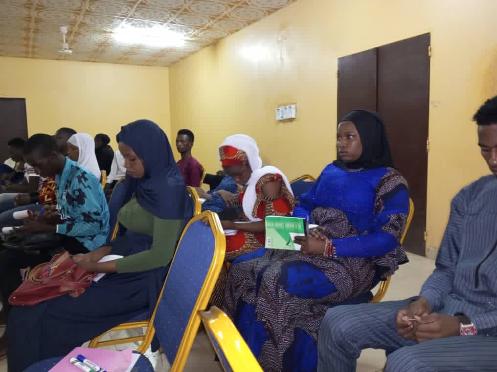 CCNEJNIGER's tweet photo. 2e jour atelier sur l'élaboration de projets et la mobilisation de ressources. avec la restitution des travaux de la 1ere journée suivi de la formation sur la Mob. des ressources

Cette formation vient  renforcer les capacités de ce jeunes à être plus actifs dans leur communauté. https://t.co/0c3QFGff0k