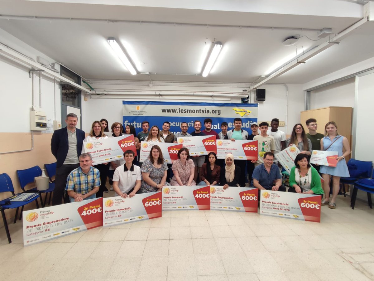 carlesanyo's tweet photo. Avui, lliurament de premis @impulsfp a l'@insmontsia. Projectes innovadors, disruptius, emocionants, emprenedors i excel·lents. Quin gran potencial!! Presentar-se ja és guanyar. Enhorabona. #fp #orgullfp #PremisImpulsFP #aprenentatgesignificatiu @fpcatalunya @pfi_edu @educaciocat https://t.co/oVuhFXfWDl