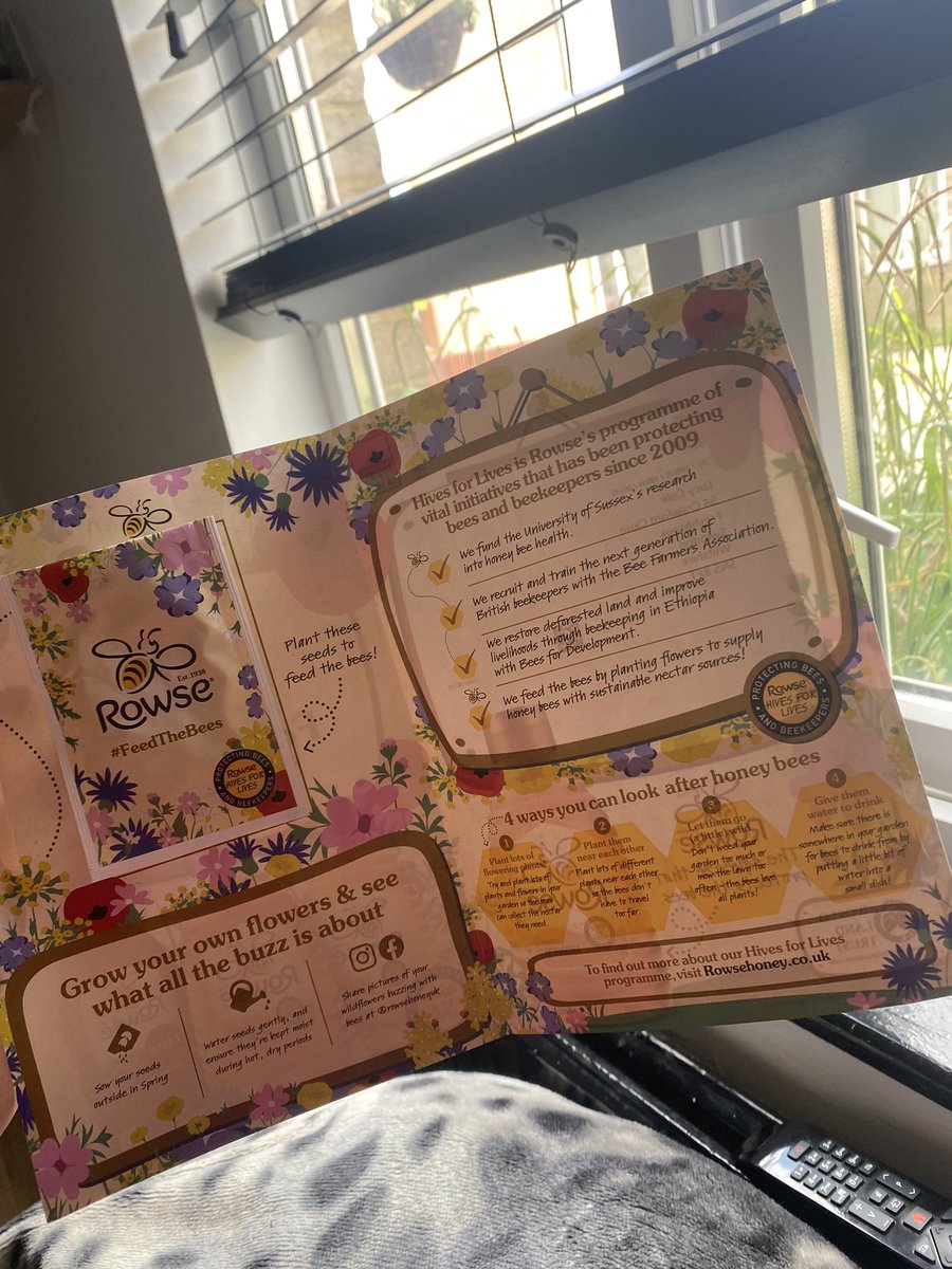 _LucyCole_'s tweet photo. The mission to #FeedTheBees 🌸🐝🌼
I recently signed up to receive a packet of wildflower seeds from Rowse Honey UK - and I’m over the moon they have arrived.

Although gardening isn’t my forte, wildflowers are simple yet pretty. Better yet, they are good our little bee buddies. https://t.co/den1m3xEQk