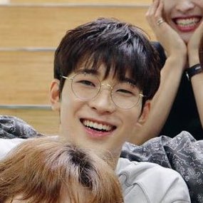 _waveww717's tweet photo. 반전 원우🐙 https://t.co/ExIvM2Qv6G