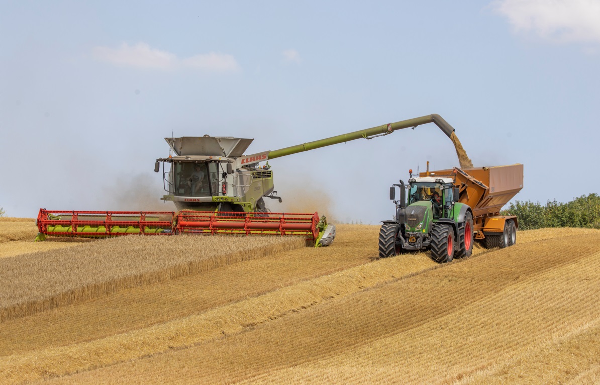 <a href="/DysonFarming/">Dyson Farming</a> is the venue for our summer social and #Oxfordshire and #Berkshire AGMs next month. We look forward to seeing members and touring such an interesting farm. Book here: members.cla.org.uk/MY-CLA/Events/… Supported by <a href="/CarterJonas/">Carter Jonas</a> <a href="/JamesCowperK/">@jamescowperk</a> <a href="/freeths/">Freeths</a> #CLA <a href="/CLAtweets/">Country Land & Business Assn</a>