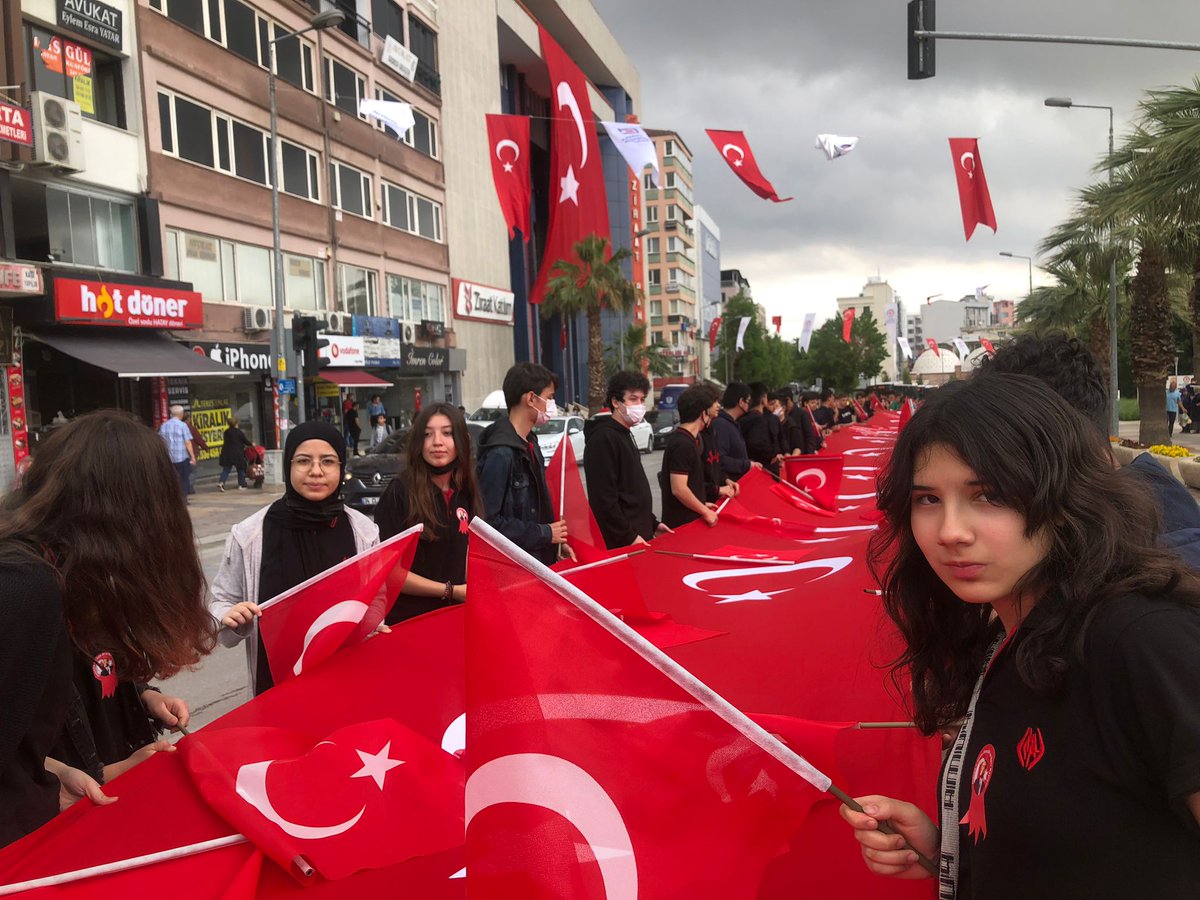 Sahinsubh's tweet photo. 19 Mayıs Gençlik ve Spor Bayramımız kutlu olsun. Fatma Yıldız Hanım Yurt Müdürlüğü personel ve ogrencileri 19 Mayis programına katildi.
@kasapoglu @recepalier
@omer_ilman @DenizliKYGM
@tekinkazak20 
@kacar_ozden https://t.co/jxjJTpDruG
