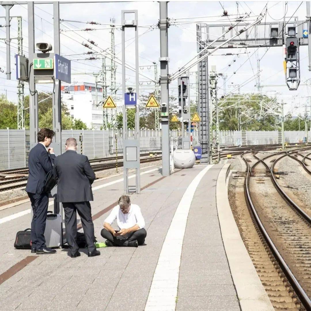 RainerRomer's tweet photo. Bester #Minister in #Deutschland!
#Habeck
#KlimakatastropheIstJetzt
@Die_Gruenen @zoe_gruene https://t.co/Lcbsm7V9s7