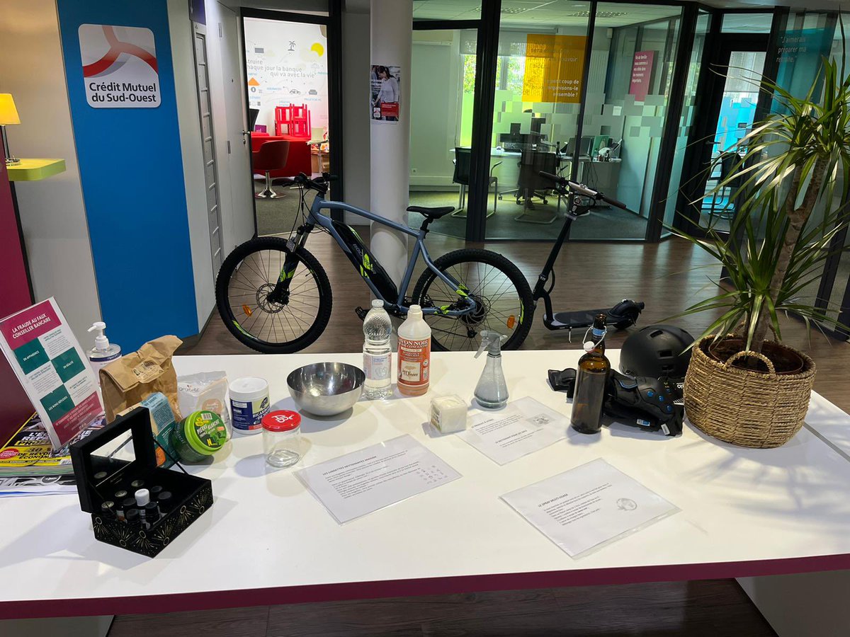 CMSORUELLE's tweet photo. C’est le mois de la finance durable ! Trottinette 🛴 vélo 🚲 électrique et recettes éco-responsables pour le ménage et l’entretien de la maison sont à retrouver en agence ! 🪴 🧽 🧹 #financedurable #cmso #rse #esg @WeAreArkea @CMSudOuest @CMSOsecteur16_1 https://t.co/nwe9ThmSuf